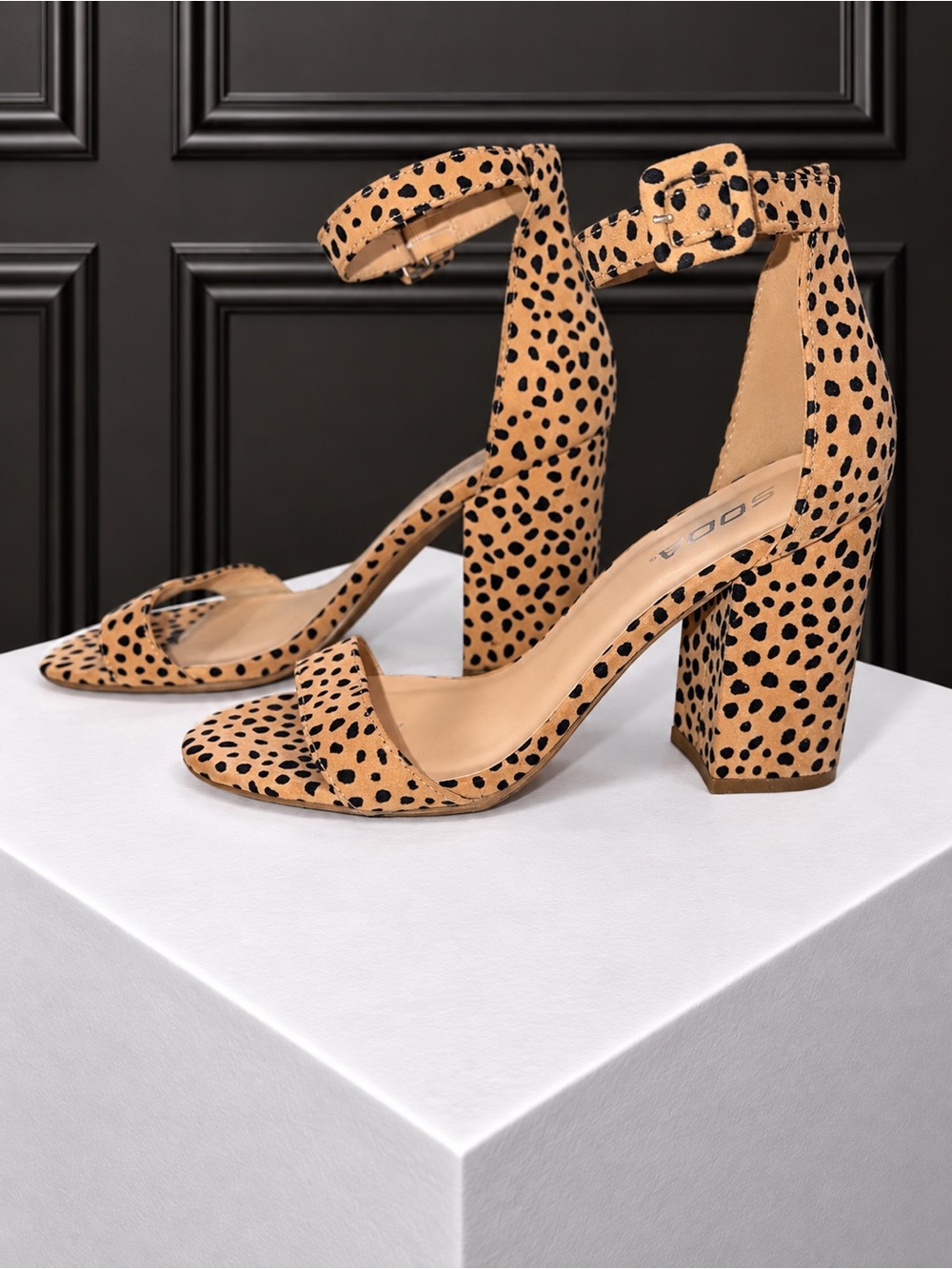 SODA Cheetah Leopard Print Ankle Strap Block Heel Sandals – Women’s Size 8.5